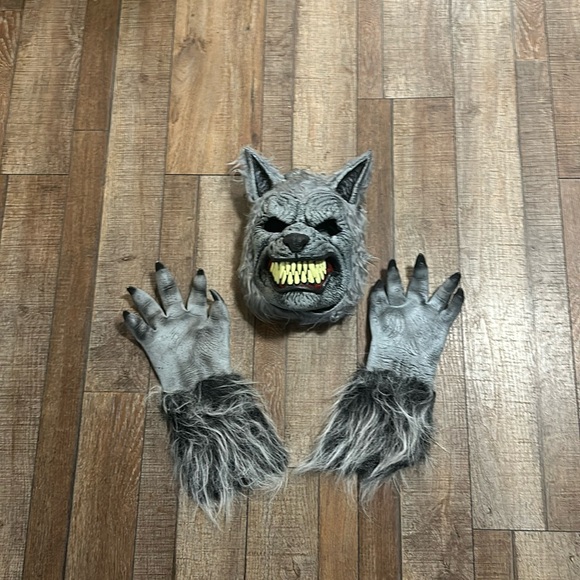 Werewolf Halloween Costume Mask and Gloves - Picture 1 of 5